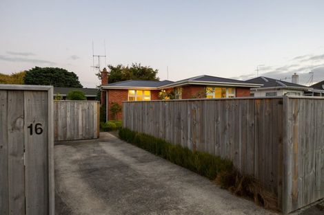 Photo of property in 16 Aberdeen Avenue, Takaro, Palmerston North, 4412