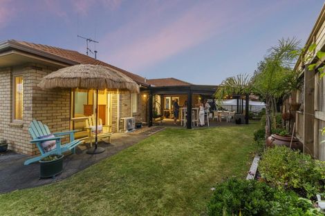 Photo of property in 29 Mcleod Place, Papamoa Beach, Papamoa, 3118