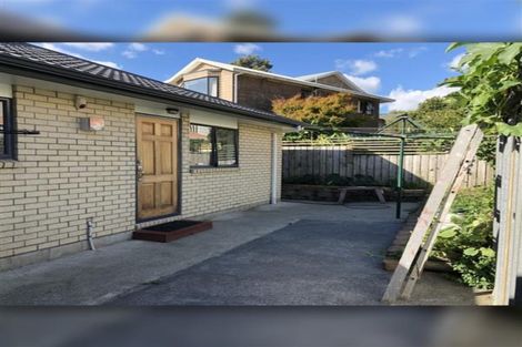 Photo of property in 16 Ewhurst Place, Goodwood Heights, Auckland, 2105