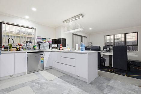 Photo of property in 56a Cambridge Terrace, Papatoetoe, Auckland, 2025