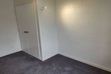 Photo of property in 17a Kingsbridge Place, Newlands, Wellington, 6037