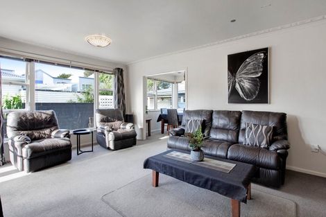 Photo of property in 84 Matipo Road, Te Atatu Peninsula, Auckland, 0610