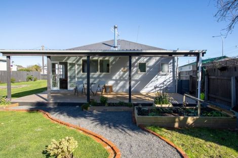 Photo of property in 1 Frances Street, Foxton, 4814