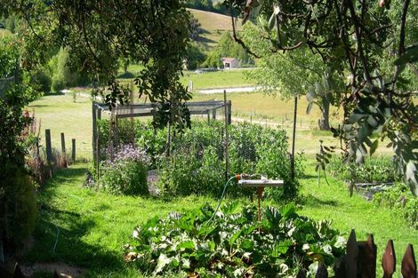 Photo of property in 35 Mountain View Road, Dalefield, Queenstown, 9371