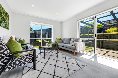 Photo of property in 10 Skelton Avenue, Randwick Park, Auckland, 2105