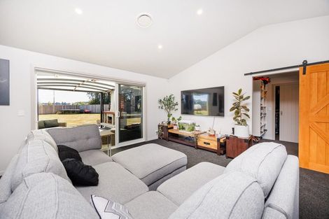 Photo of property in 985 Parewanui Road, Parewanui, Bulls, 4894