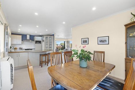 Photo of property in 6 Ash Place, Whalers Gate, New Plymouth, 4310