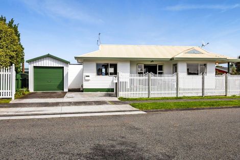Photo of property in 57 Murray Avenue, Hawera, 4610
