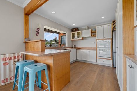 Photo of property in 537 Richmond Road, Lepperton, New Plymouth, 4373