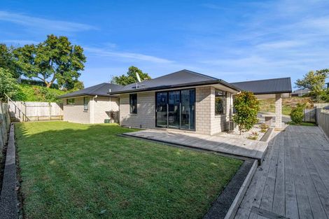 Photo of property in 2 Frederick Place, Whalers Gate, New Plymouth, 4310