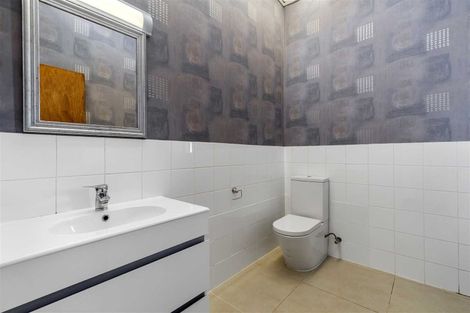 Photo of property in 68 Selwyn Crescent, Forrest Hill, Auckland, 0620
