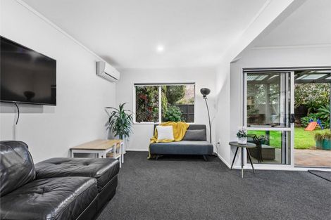 Photo of property in 2/41 Colwill Road, Massey, Auckland, 0614