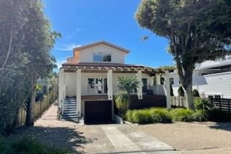 Photo of property in 69 Ocean View Road, Hillcrest, Auckland, 0627