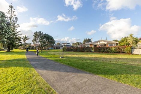 Photo of property in 48 Settlers Grove, Orewa, 0931