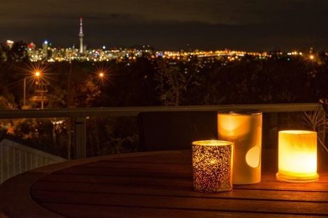 Photo of property in 100 Lake Road, Northcote, Auckland, 0627