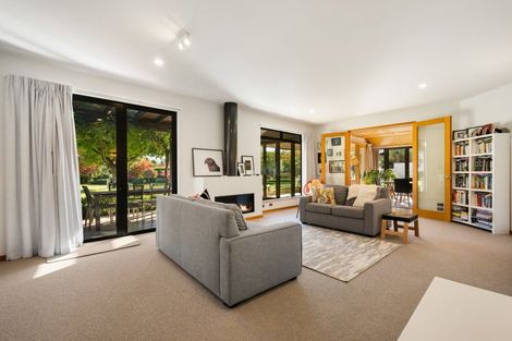 Photo of property in 248 Beacon Point Road, Wanaka, 9305