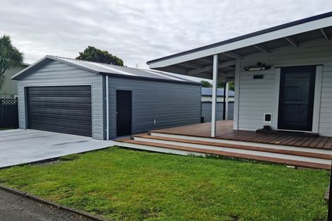 Photo of property in 42 Collins Street, Hawera, 4610