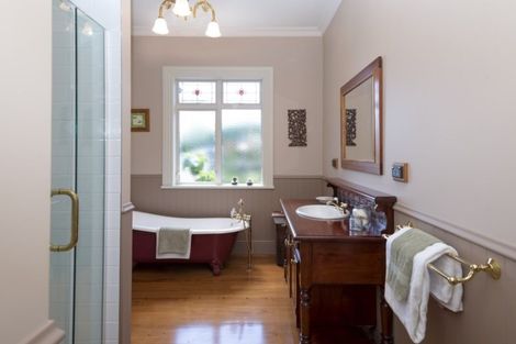 Photo of property in 6 Griggs Road, Whitford, Howick, 2571