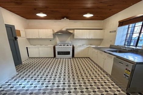 Photo of property in 4 Barton Terrace, Thorndon, Wellington, 6011