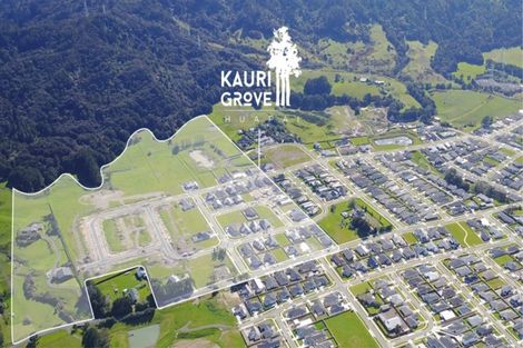 Photo of property in 14 Vogwill Road, Kumeu, 0810