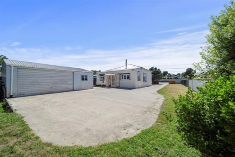 Photo of property in 106 Manawapou Road, Hawera, 4610