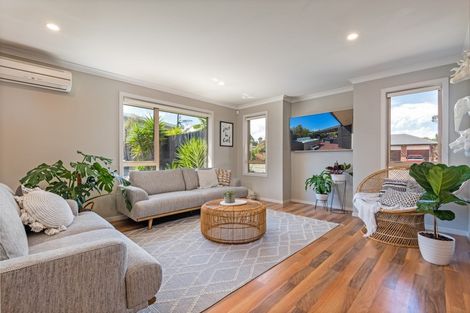 Photo of property in 5 Galea Grove, Kelvin Grove, Palmerston North, 4414