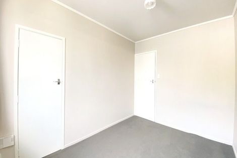 Photo of property in 37 Cheval Drive, Totara Vale, Auckland, 0629