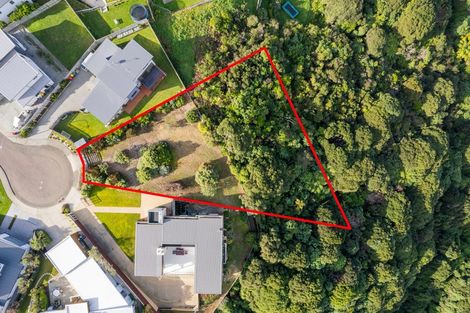 Photo of property in 7 Lily Close, Camborne, Porirua, 5026