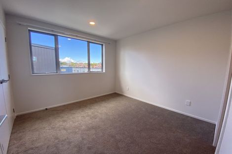 Photo of property in 57d Edmonton Road, Henderson, Auckland, 0612