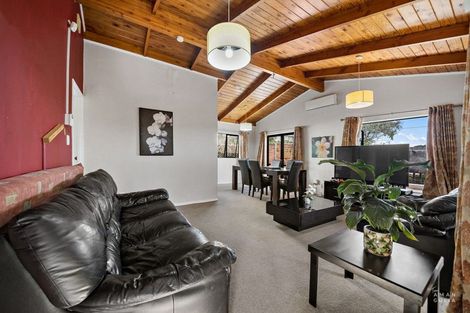 Photo of property in 2/40 Savoy Road, Glen Eden, Auckland, 0602