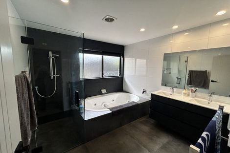 Photo of property in 5 Oriwa Street, Waikanae, 5036