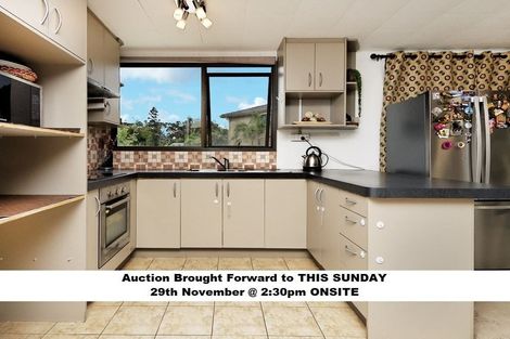 Photo of property in 17 Rehia Road, Massey, Auckland, 0614