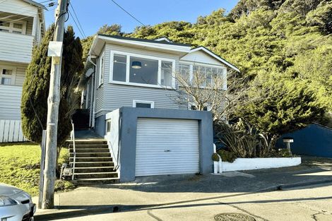 Photo of property in 5 Lonsdale Crescent, Rongotai, Wellington, 6022