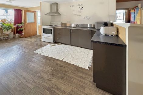 Photo of property in 90 Chelwood Street, Takaro, Palmerston North, 4412