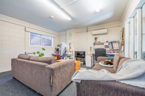 Photo of property in 25 Mulberry Street, Maungaraki, Lower Hutt, 5010