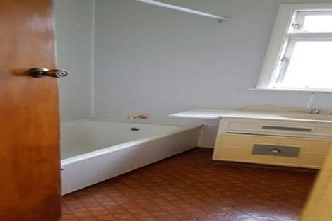 Photo of property in 34 Pioneer Highway, Awapuni, Palmerston North, 4412