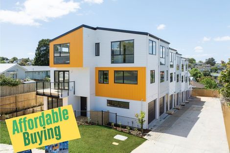 Photo of property in 11 Kayle Glen, West Harbour, Auckland, 0618