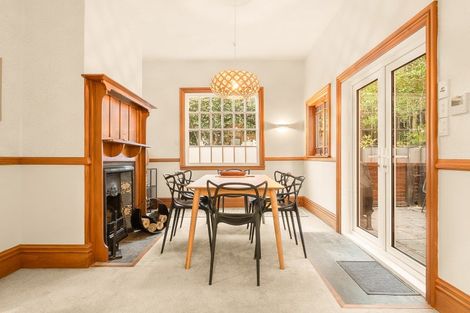Photo of property in 27 Mortimer Terrace, Aro Valley, Wellington, 6021