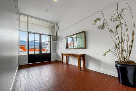 Photo of property in Endeavour Apartments, 16/125u Thorndon Quay, Pipitea, Wellington, 6011
