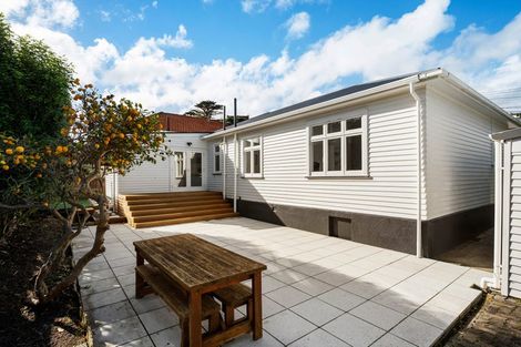 Photo of property in 6 Bentinck Avenue, Strathmore Park, Wellington, 6022