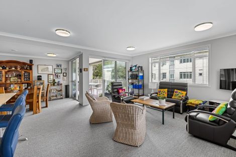 Photo of property in 30 Eaves Bush Parade, Orewa, 0931