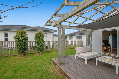 Photo of property in 51 Balboa Drive, Matakatia, Whangaparaoa, 0930