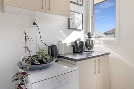 Photo of property in 25 Essex Street, Te Atatu South, Auckland, 0610