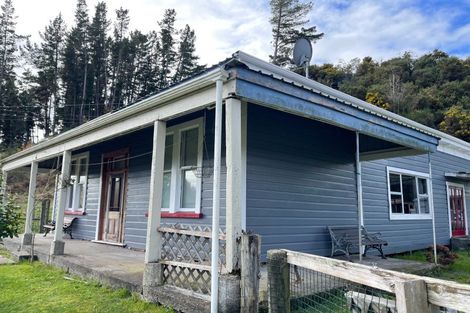 Photo of property in 29 Hattie Street, Reefton, 7830