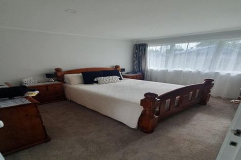 Photo of property in 33 Patts Avenue, Glendene, Auckland, 0602