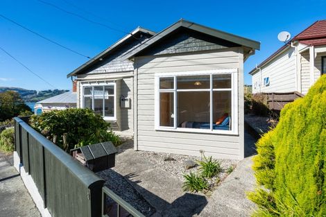 Photo of property in 3 Athol Place, Ravensbourne, Dunedin, 9022