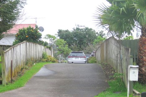 Photo of property in 21 Doone Place, Massey, Auckland, 0614
