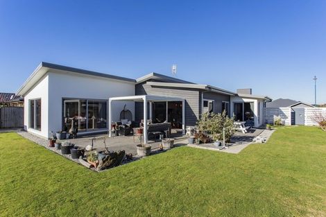 Photo of property in 61 Huntingdon Drive, Rangiora, 7400