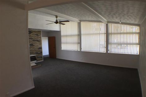 Photo of property in 213b Golf Road, Titirangi, Auckland, 0604