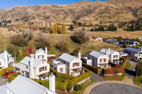 Photo of property in 9 Meadowbrook Place, Wanaka, 9305
